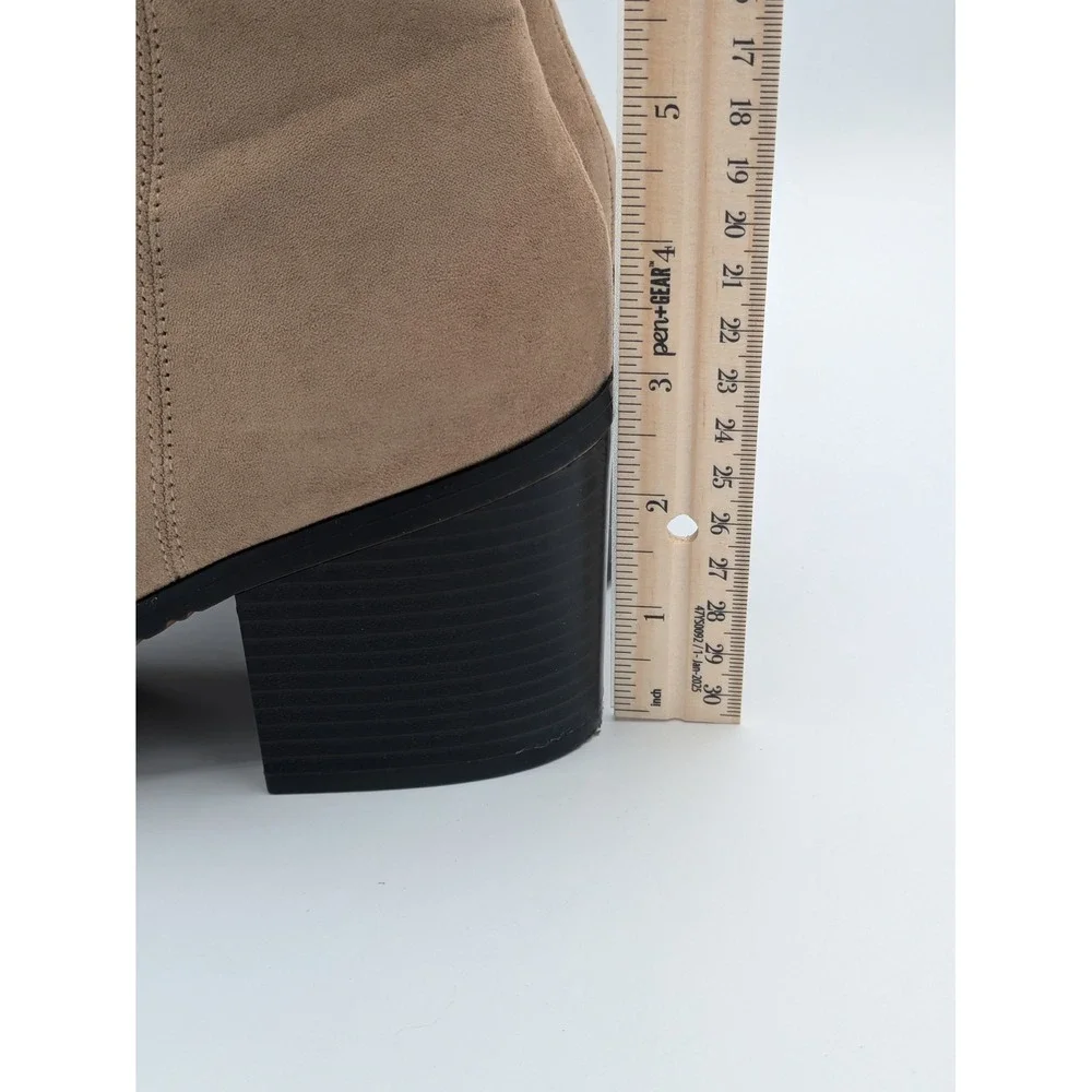 White Mountain Tattles Ankle Boots 10M Beige Boho Minimalist Workwear Capsule
